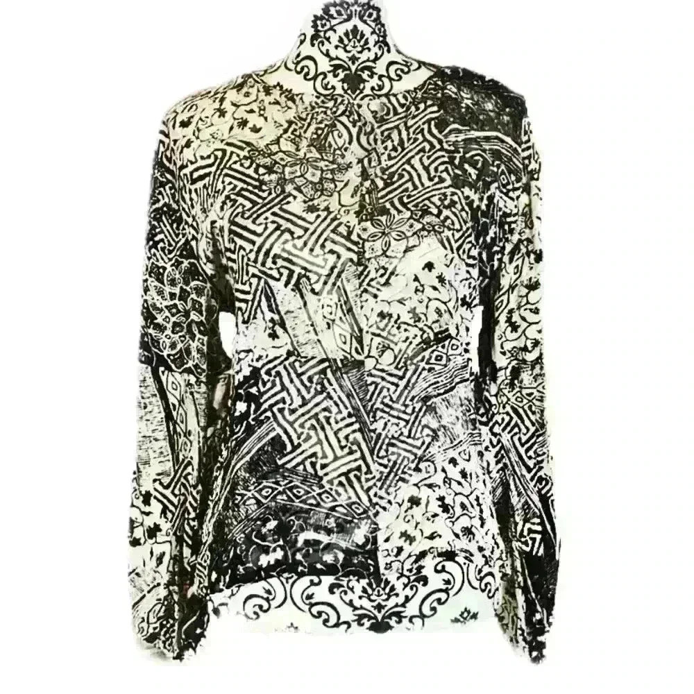 Chico’s Tie Front Geometric White & Black Long Sleeve Top, 2